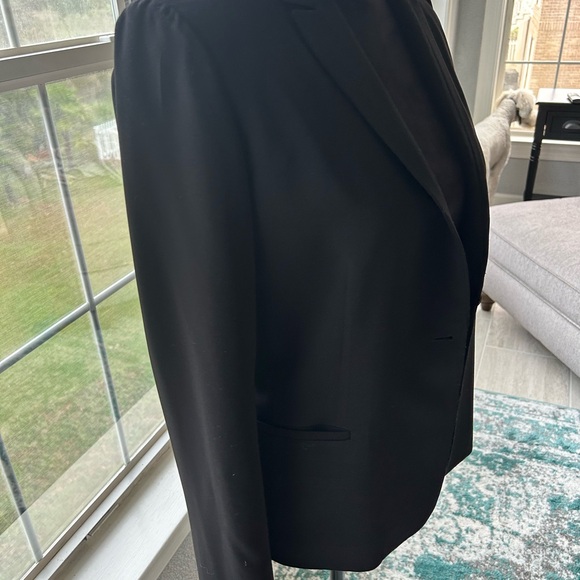 Tahari blazer - Picture 3 of 4